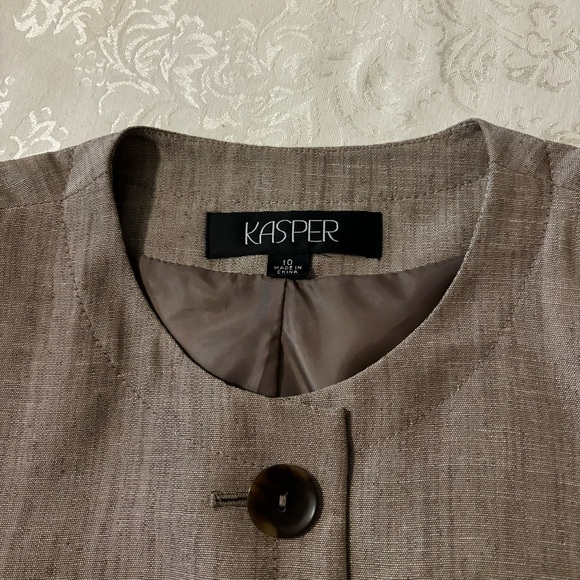 Kasper Tailored Buttoned  Jacket/Blazer, Size 10 - Picture 3 of 8